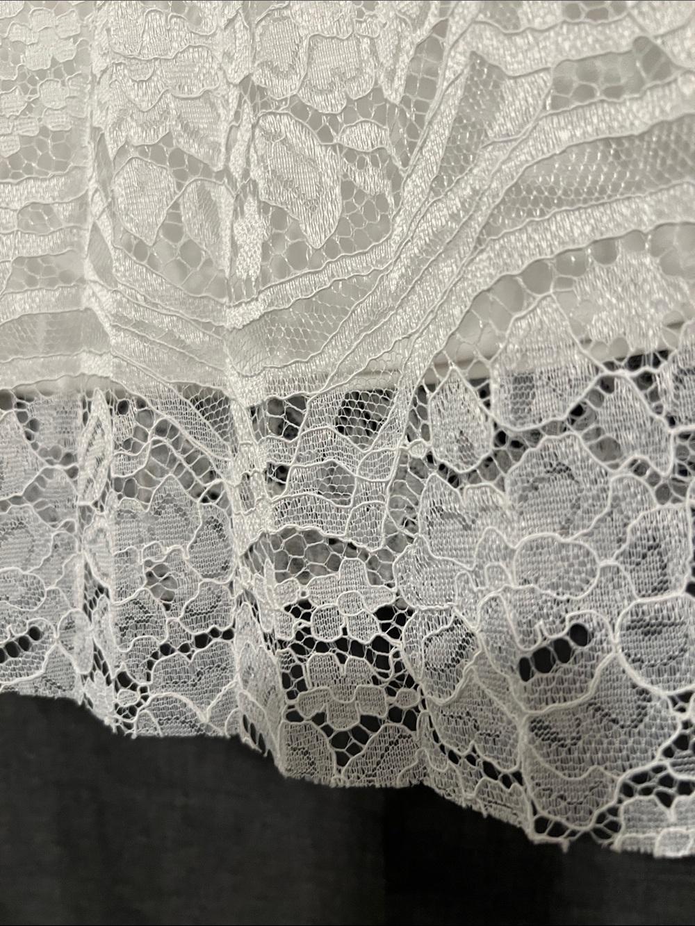 NWT Lace Skirt in White - Size L/XL - Waist 17"-Length 36" - Picture 3 of 4